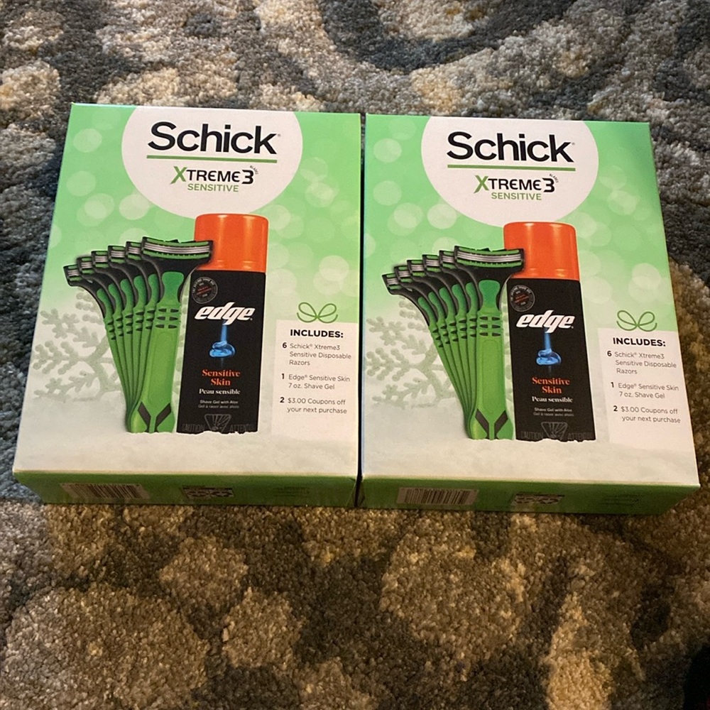 2 Schick Xtreme 3 Sensitive Gift Sets